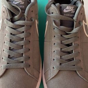 Nike Blazer Vapor Size 9